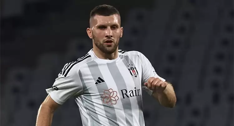 Beşiktaş'ta Ante Rebic'in ayrılık şartı belli oldu