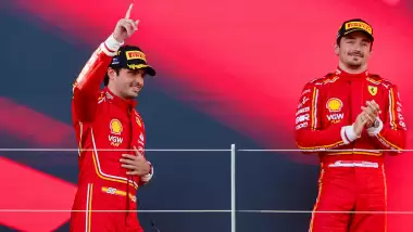 Formula 1'de Max Verstappen ve Hamilton yarış dışı! Zirve Sainz'ın...