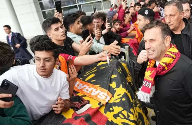 Galatasaray kamp için Antalya'ya geldi