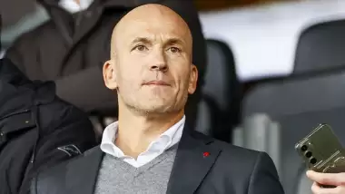 Hollanda futbolunda borsa skandalı! Ajax CEO'su görevden alındı...