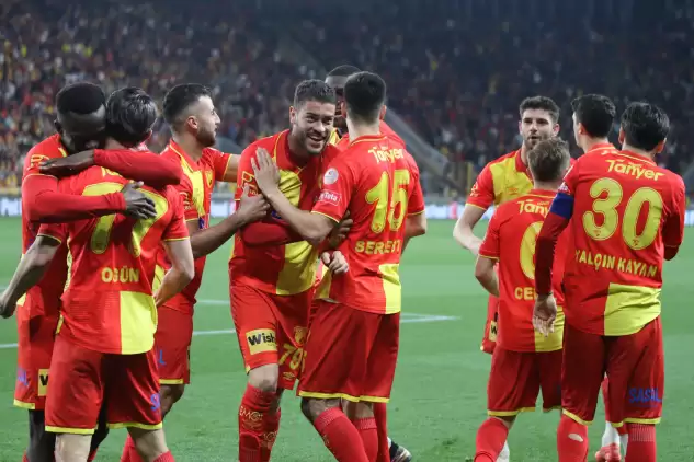 Göztepe, Süper Lig'e bir adım daha yaklaştı! Erzurumspor...