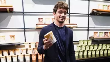 Charles Leclerc dondurma markasını tanıttı!