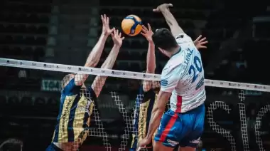 Halkbank şampiyonluk Fenerbahçe seriyi uzatmak için sahaya çıkıyor