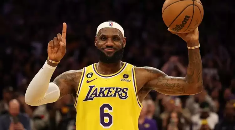 LeBron James kazanamadığı için canını yakan ödülü açıkladı!