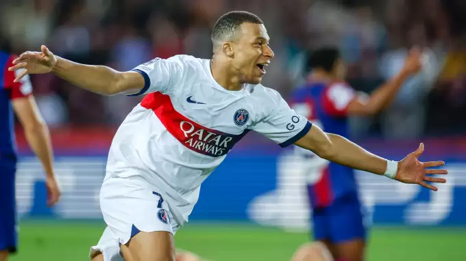 Mbappe, Shevchenko ve Ibrahimovic’i yakaladı