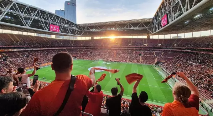 Galatasaray'a 2 milyar 827 milyon TL'lik gelir!