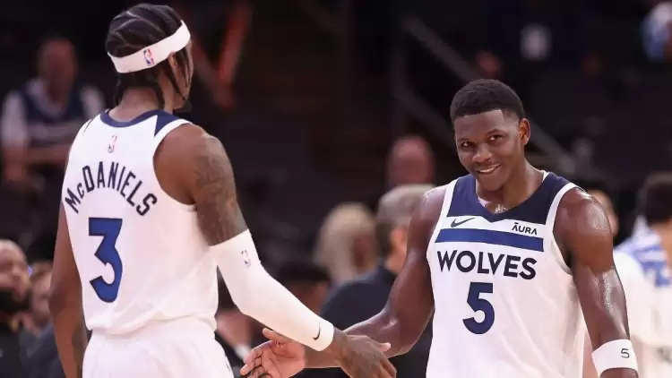 NBA play-off'larında Timberwolves, Suns'ı yenerek seriyi 3-0 yaptı