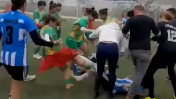 VİDEO | Kadın futbol maçında tekme tokat kavga! 7 yaralı