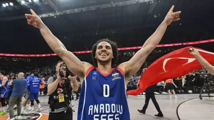 Resmen açıklandı! Shane Larkin'den 4 yıllık imza...