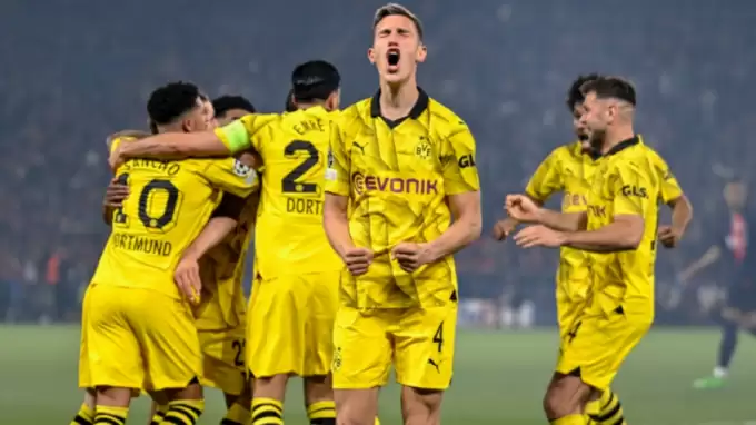 Paris'te Sarı Duvar! Dortmund finalde...