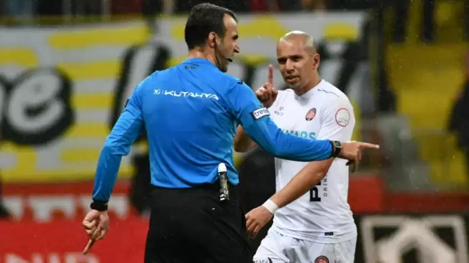 Karagümrük'ten Feghouli'ye verilen cezaya tepki: "Verilen mesajı aldık!"