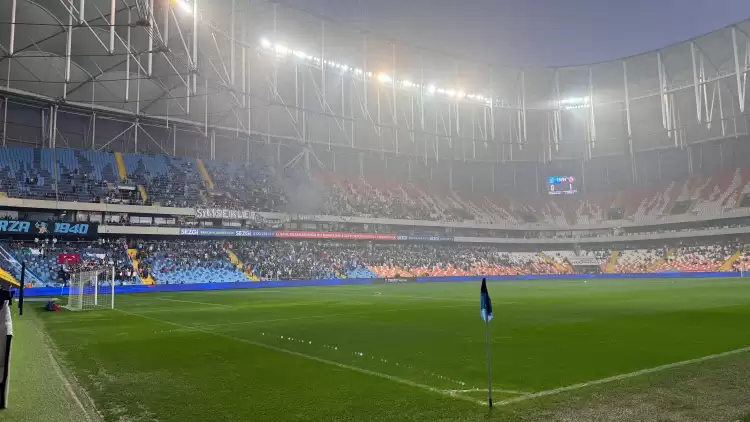 Adana Demirspor - Gaziantep FK maçı yoğun yağış nedeniyle durdu