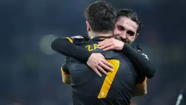 Hull City'de Abdülkadir Ömür'e büyük onur! Üst üste ikinci kez...