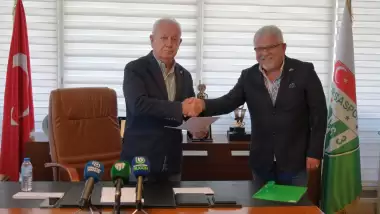 Bursaspor'da başkan adayı, rakibi lehine çekilme kararı aldı