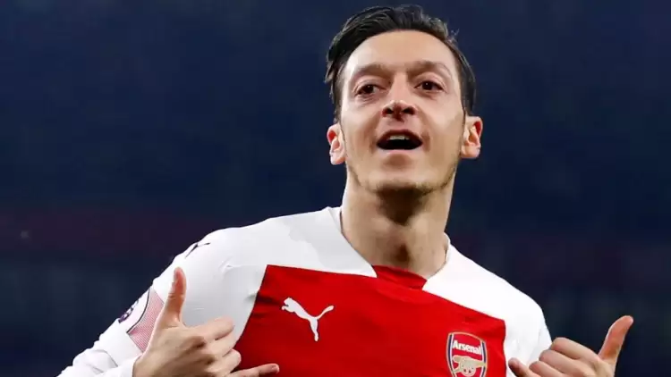 Mesut Özil tarafını seçti: Haydi Spurs!