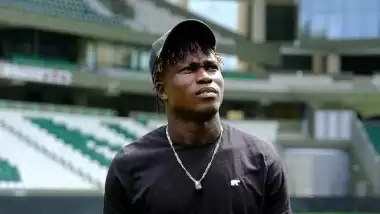 Parasızlıktan evine dönemediği iddia edilmişti! Kulüpten açıklama...