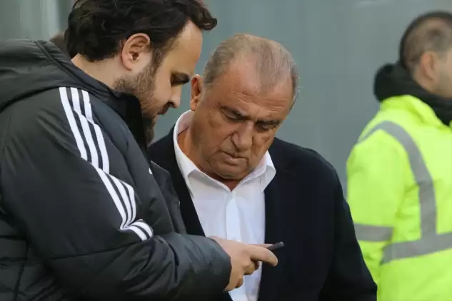 Yunan taraftarlardan Panathinaikos'tan ayrılan Fatih Terim'e tepki: "Teknik direktör taklidi yapıyor"