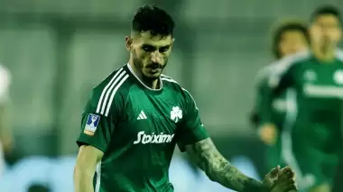 Atatürk paylaşımı yapan Samet Akaydin kadro dışı!