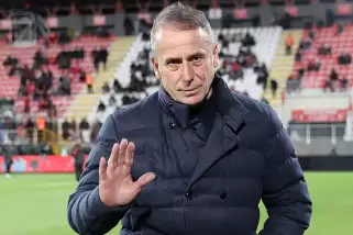 Abdullah Avcı'dan flaş transfer hamlesi! Yıldız futbolcuyu ile görüntülü konuştu