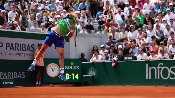 Dünya 1 numarası, Rolland Garros'tan çekildi!