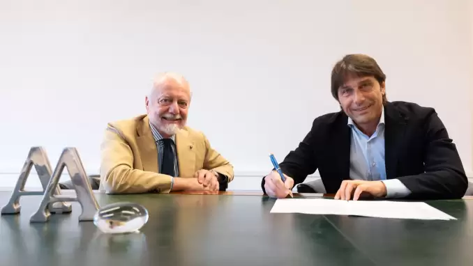 Antonio Conte, Napoli'ye imzayı attı!