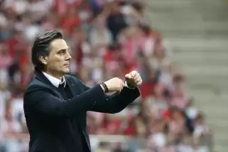 Montella'dan yıldız futbolcuya davet!