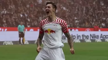 Devleri peşine takmıştı, imzayı attı!