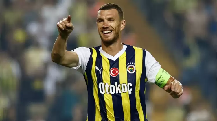 Edin Dzeko transferi için eski takım arkadaşı devreye girdi!