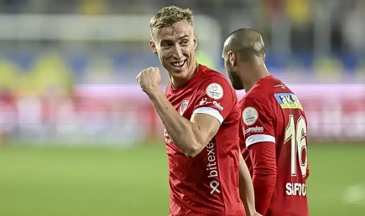 Antalyaspor'dan ayrılan Adam Buksa EURO 2024'te gol attı