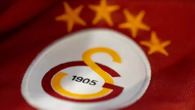 Galatasaray'da milli futbolcuyla yollar ayrılıyor!