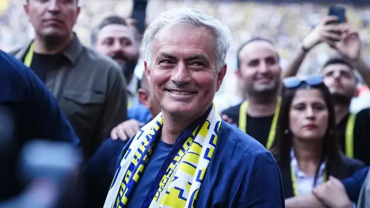 Fenerbahçe'de Jose Mourinho'nun istediği stoper için resmi görüşmeler başladı