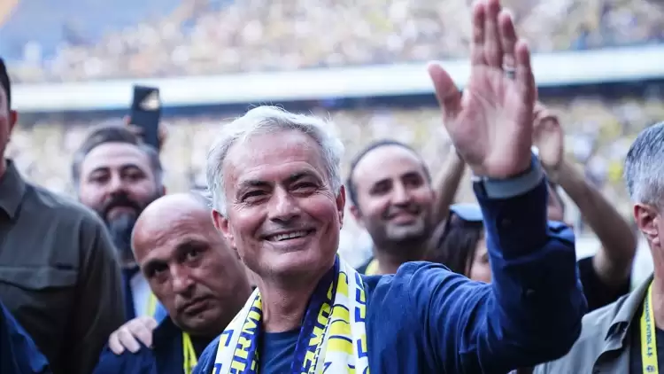 Jose Mourinho'dan transfer açıklaması ve taraftara mesaj