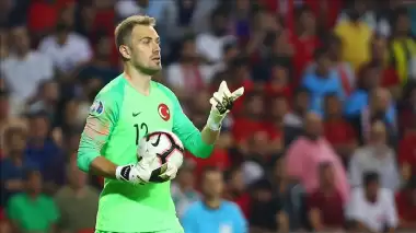 A Milli Takım'da Portekiz maçı öncesi Mert Günok şoku! Kaleyi koruyacak isim... 