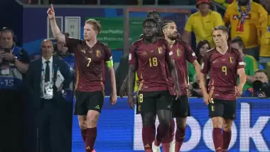 Belçika siftahı Romanya ile yaptı! Grupta ortalık karıştı