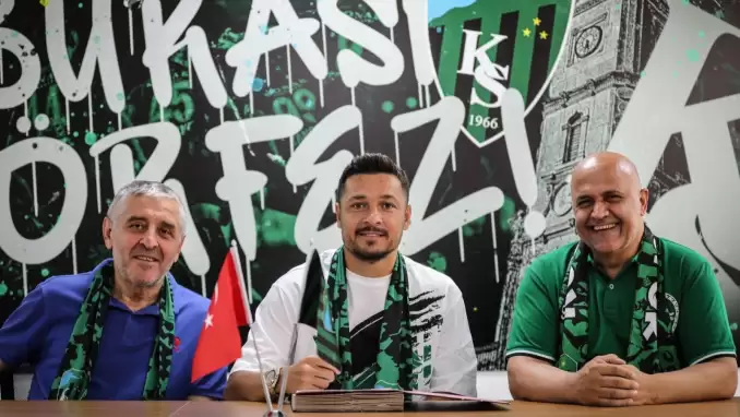 Kocaelispor'da Ahmet Oğuz imzayı attı!