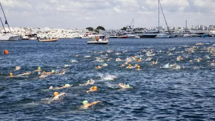 İstanbul, Su Sporları Festivali ile hem yarıştı hem serinledi