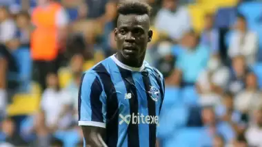 Mario Balotelli İtalya'yı birbirine kattı