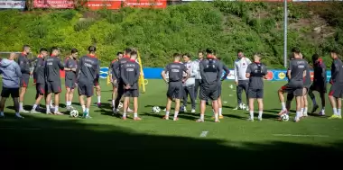 A Milli Futbol Takımı, Hollanda maçı hazırlıklarını tek eksikle sürdürdü