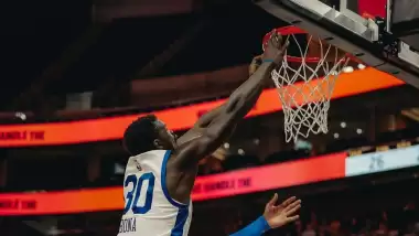 Adem Bona, Sixers formasıyla ilk maçına çıktı, sosyal medya sallandı: "Berbatsınız"