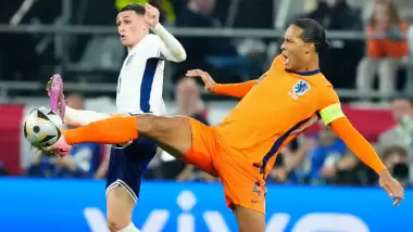 Van Dijk'tan hakeme flaş sözler! "Hemen içeri koştu"