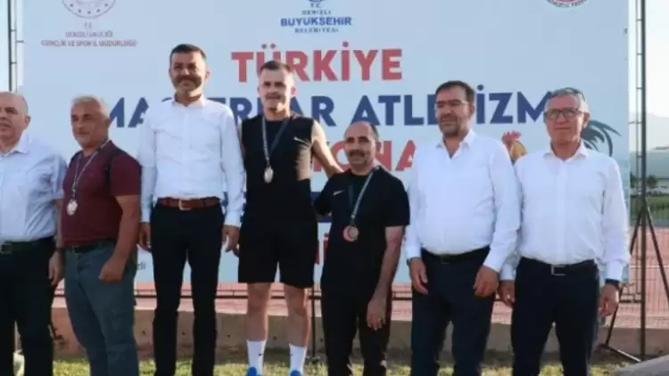 Aydınlı atlet Denizli'de madalyaları topladı