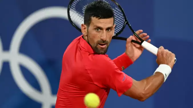 Djokovic, Nadal'a set vermeden eledi!