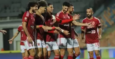 Sahadan çekilip iki dakika sonra geri döndüler!