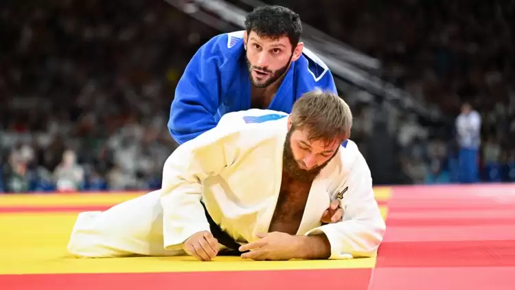 Judoda milli sporcu Vedat Albayrak, Bahreynli Gerbekov'u yenerek son 16 turuna yükseldi