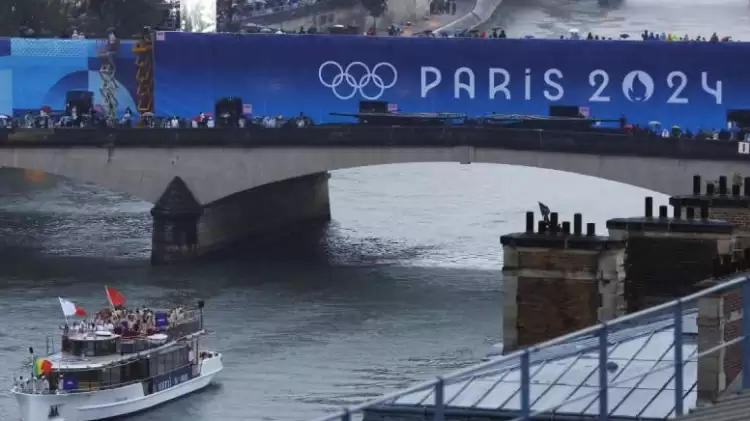 Triatlon yarışı, Sen Nehri'nin kirliliği nedeniyle ertelendi!