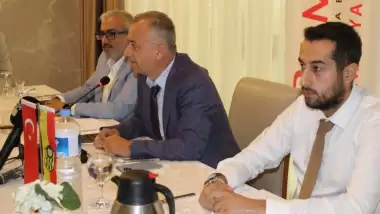 Başkan yardımcısından başkana sert eleştiri! Seçim çağrısı yaptı