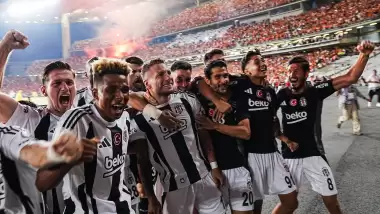 Kartal derbide 5 attı! Süper Kupa Beşiktaş'ın