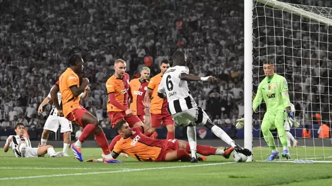 Victor Nelsson kızardı!