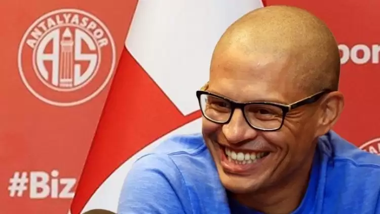 Alex de Souza'dan Antalyaspor'a flaş transfer! CSKA'dan açıklama geldi