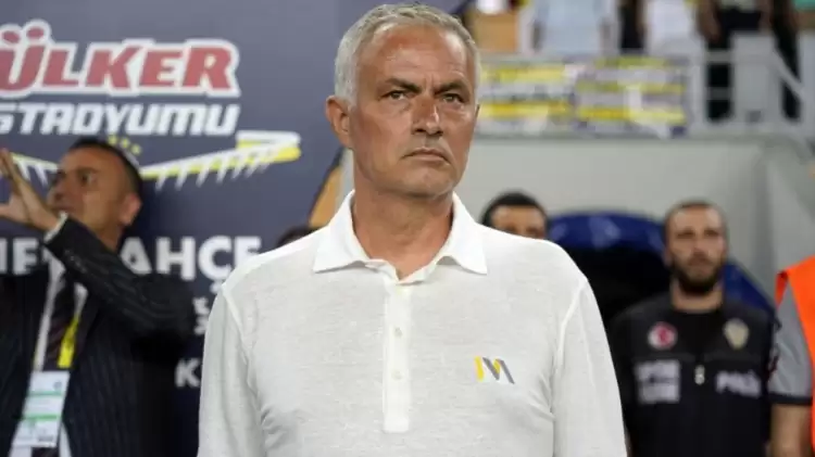 Jose Mourinho, Süper Lig'de ilk maçına Adana Demirspor karşısında çıktı!